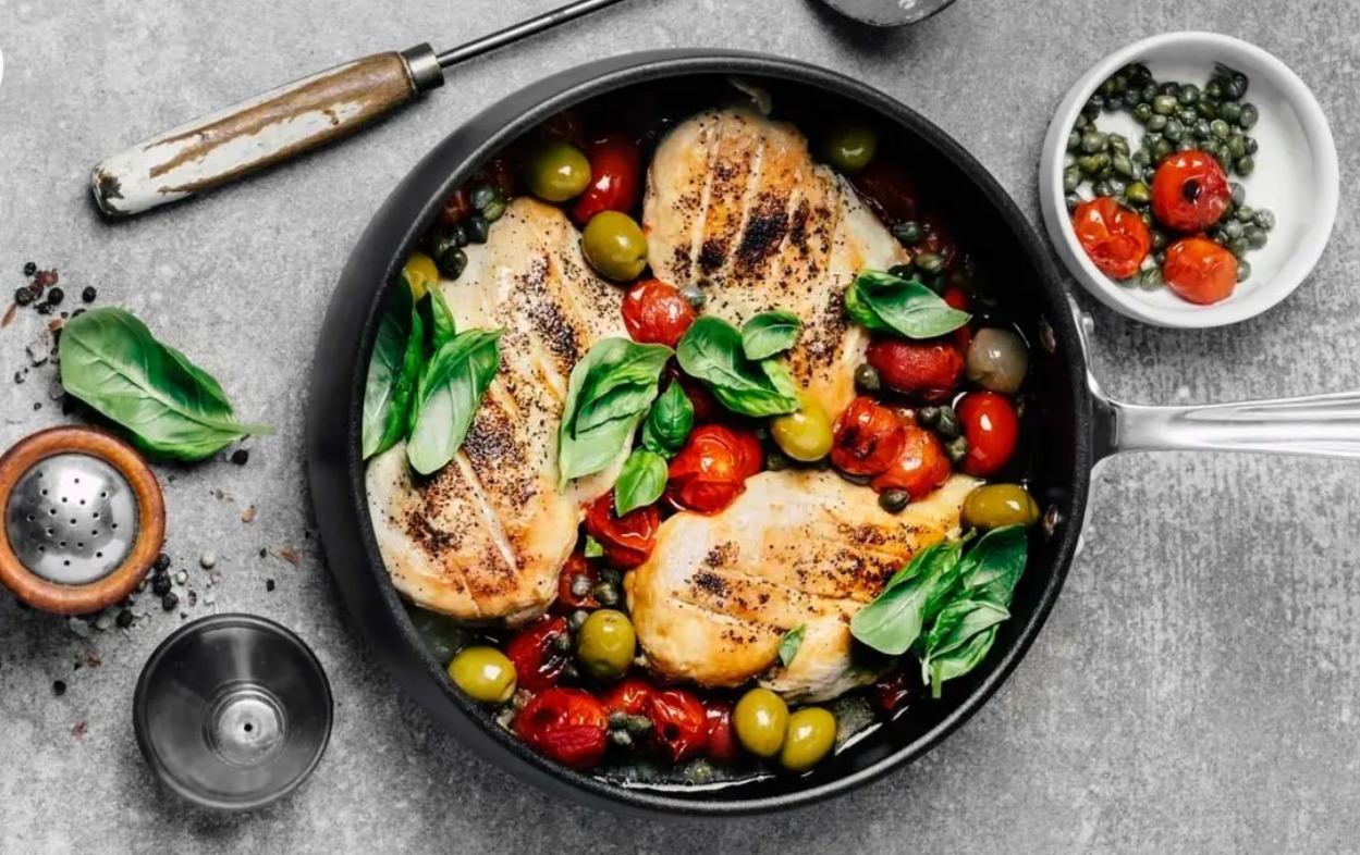 Fresh fruits, vegetables and whole foods for gut health
